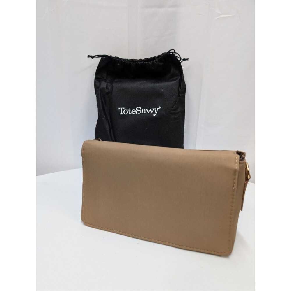 NWT Tote Savvy Change Kit (Fawn)